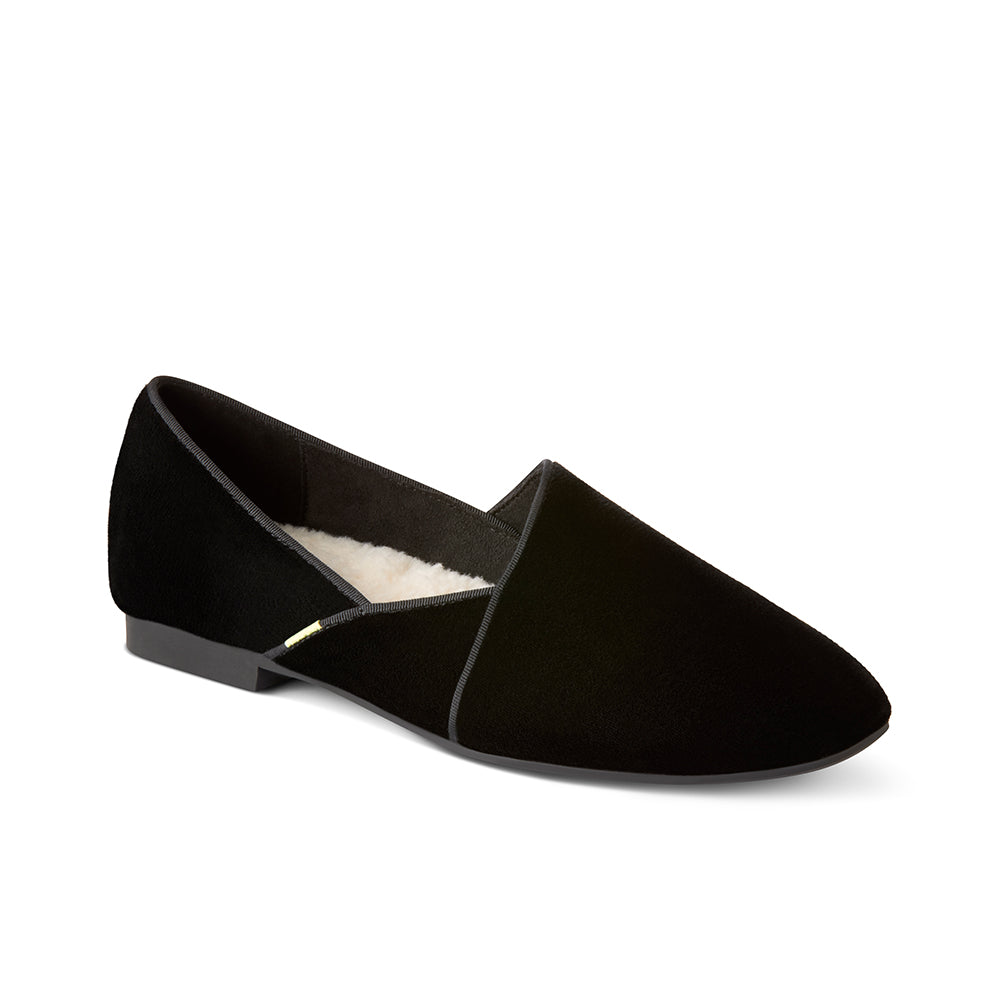 Luvons luxury loafer slippers in black velvet - right angle view