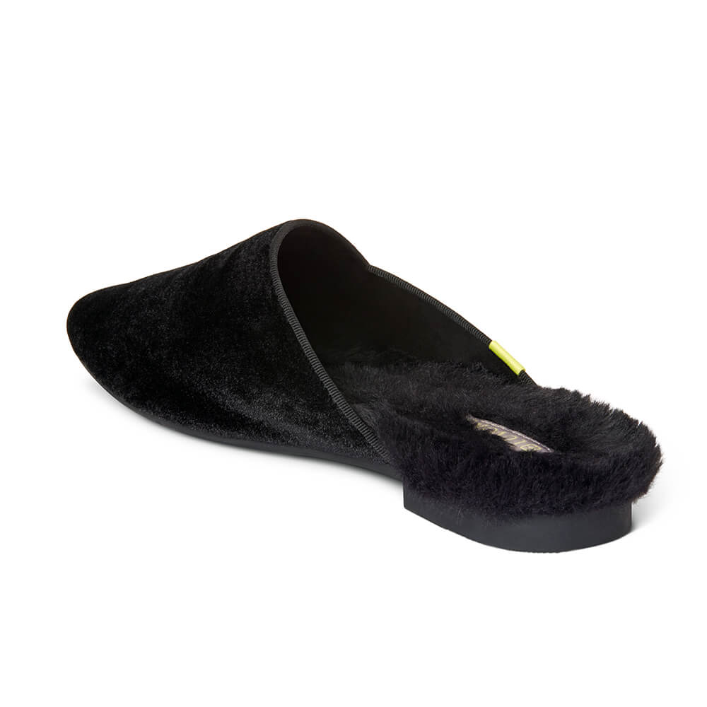 Luvons luxury slippers in black - right shoe inside view