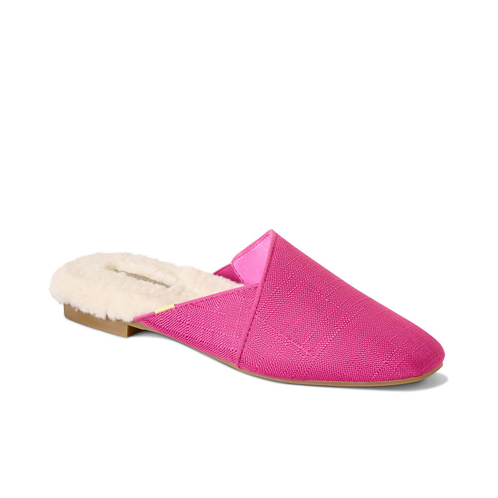 Devon Luxe Memory Foam Slippers in Pink Devon Luxe Memory Foam Slippers in Pink